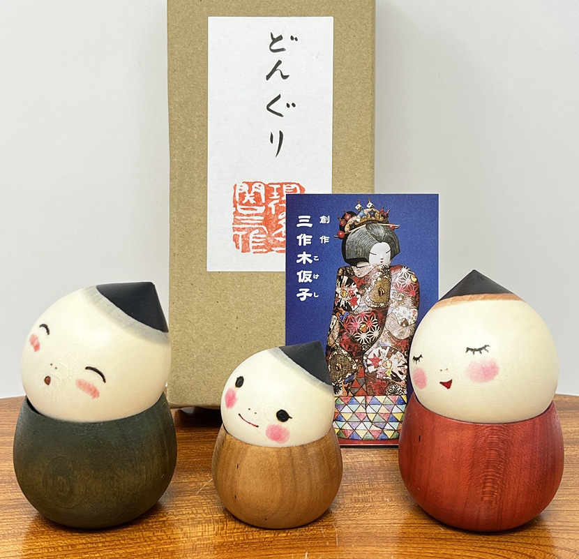 Kokeshi vintage da collezione "Donguri" - "Ghiande" del Maestro Sansaku Sekiguchi - immagine 2