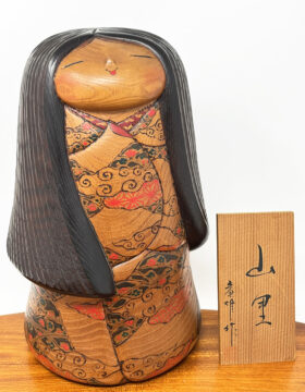 Pregiata kokeshi vintage da collezione "Yamazato" - "Villaggio di Montagna" di Tatsuo Kato