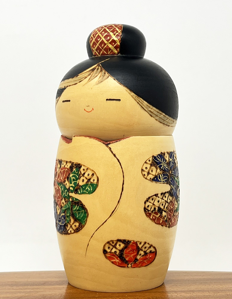 Raffinata kokeshi vintage "Naisho" - "Segreto" di Tatsuo Kato - immagine 2
