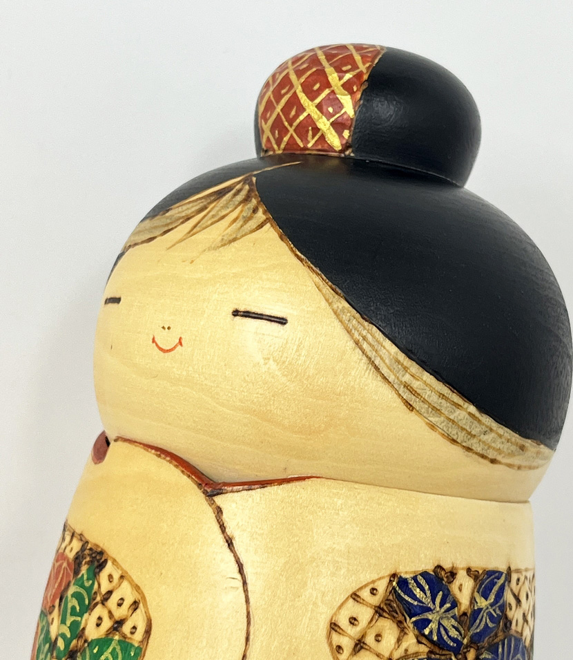 Raffinata kokeshi vintage "Naisho" - "Segreto" di Tatsuo Kato - immagine 11
