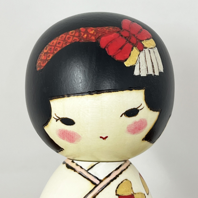 Elegante kokeshi "Chōcho-san” – "Piccola Farfalla" di Oki Izumi - immagine 6
