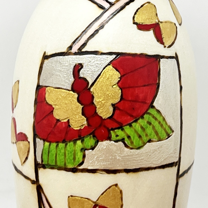 Elegante kokeshi "Chōcho-san” – "Piccola Farfalla" di Oki Izumi - immagine 8
