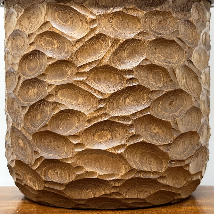 Pregiata kokeshi vintage da collezione "Warabe" – "Giovane Fanciulla" in legno di enju di Shido Shozan (26,5 cm) - immagine 8