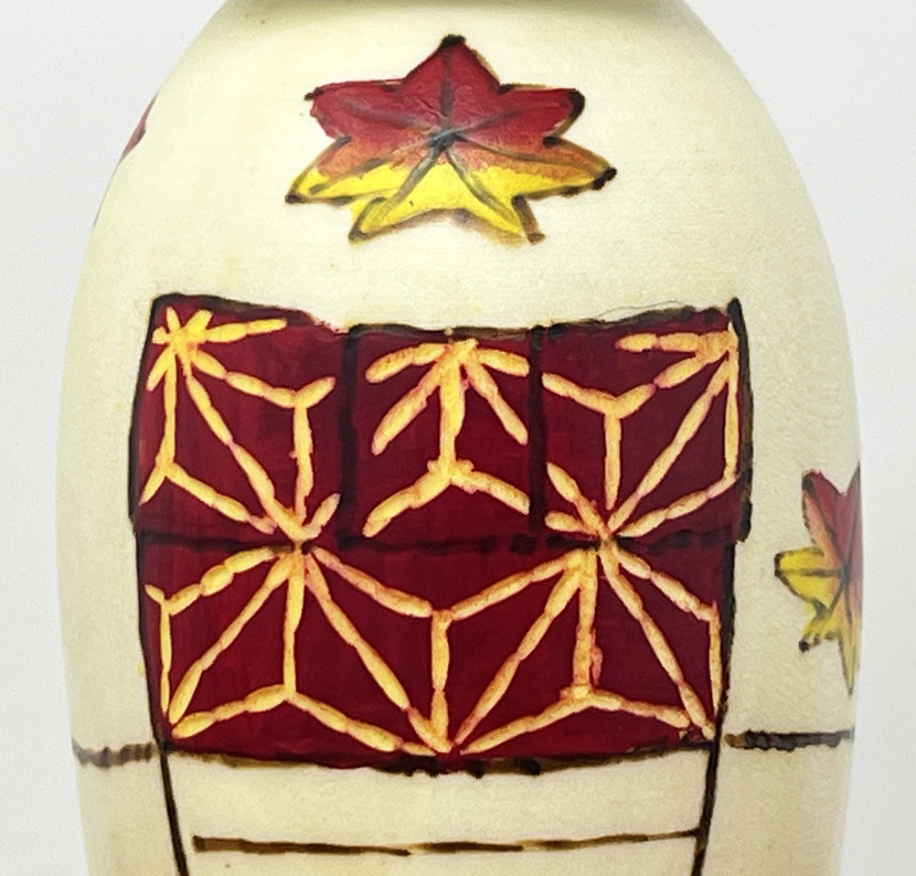 Raffinata kokeshi "Momiji" - "Foglie d'acero" di Oki Izumi - immagine 10