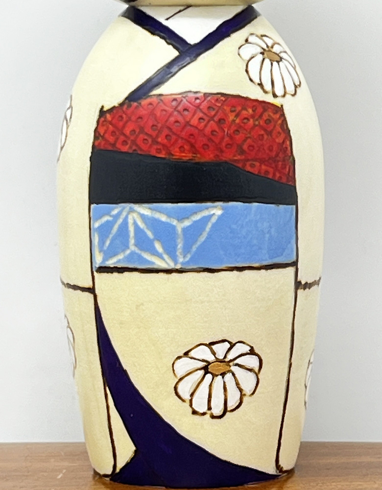 Elegante kokeshi "Kikumusume” – "Fanciulla dei Fiori di Kiku" di Oki Izumi - immagine 7