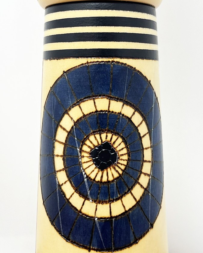 Esclusiva kokeshi vintage da collezione "Ame" - "Pioggia" di Sansaku Sekiguchi, figura maschile (37 cm) - immagine 9