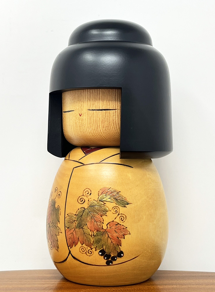 Esclusiva kokeshi vintage di Suigai Sato con motivo di vite e uva – Dedica commemorativa, 1997 - immagine 2