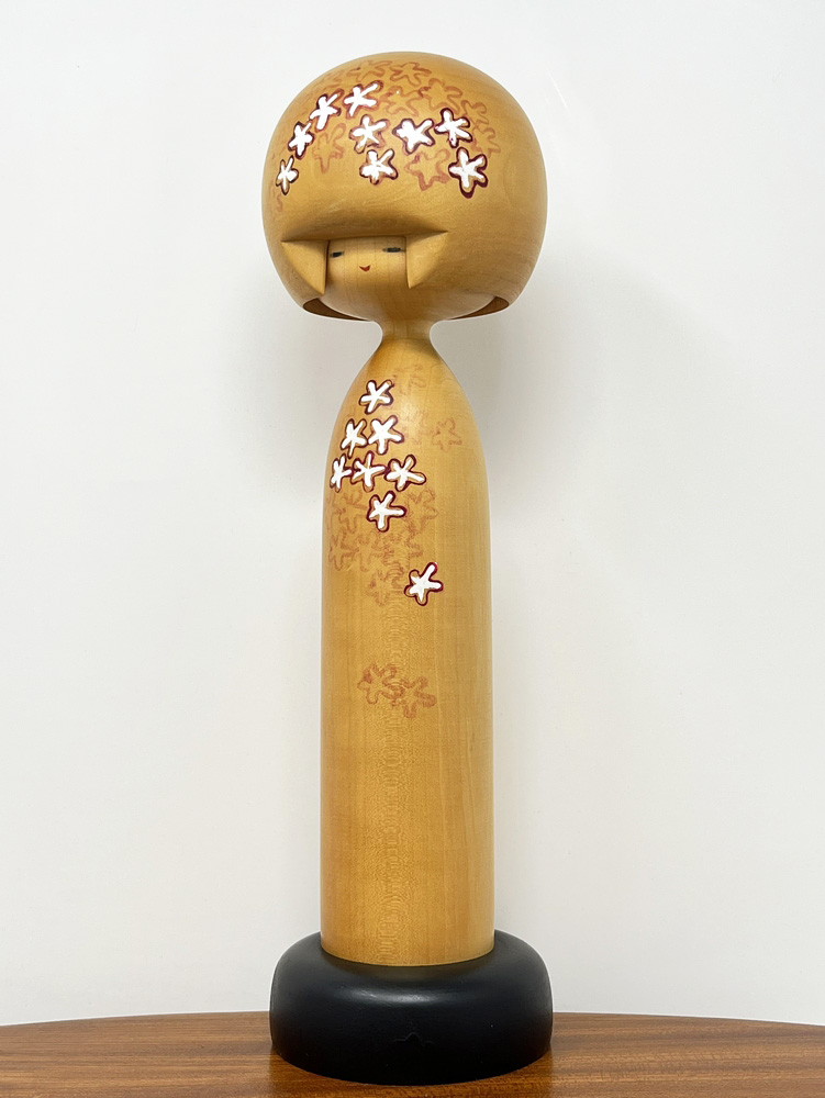 Premiata kokeshi vintage da collezione "Hanakazari" - "Decorazione floreale" di Sansaku Sekiguchi (30 cm) - immagine 2