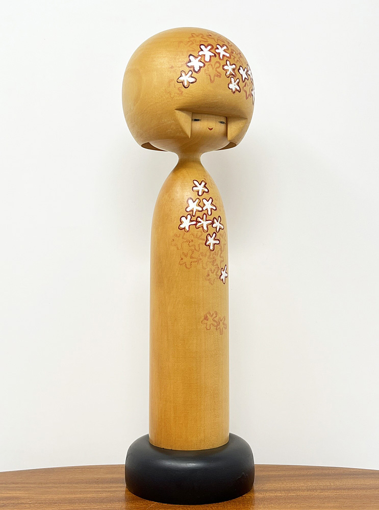 Premiata kokeshi vintage da collezione "Hanakazari" - "Decorazione floreale" di Sansaku Sekiguchi (30 cm) - immagine 4