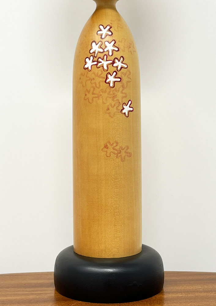 Premiata kokeshi vintage da collezione "Hanakazari" - "Decorazione floreale" di Sansaku Sekiguchi (30 cm) - immagine 6