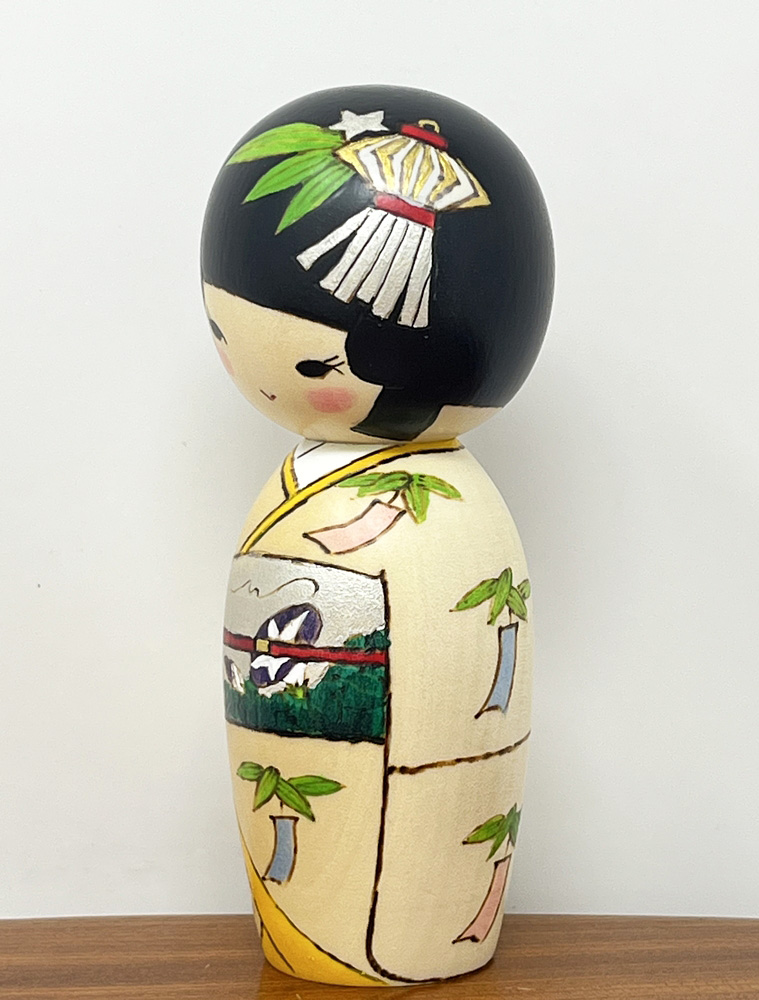 Elegante kokeshi "Tanabata” – "La Festa delle Stelle" di Oki Izumi - immagine 3