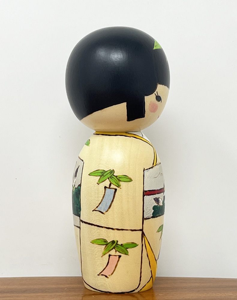 Elegante kokeshi "Tanabata” – "La Festa delle Stelle" di Oki Izumi - immagine 6