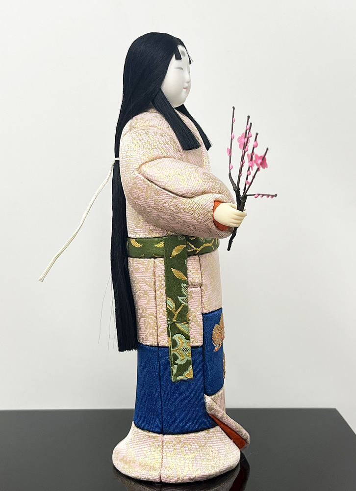 Esclusiva bambola giapponese “Hana no Kaori”- "Il Profumo dei Fiori" realizzata a mano con la pregiata tecnica Kimekomi, con base - immagine 4