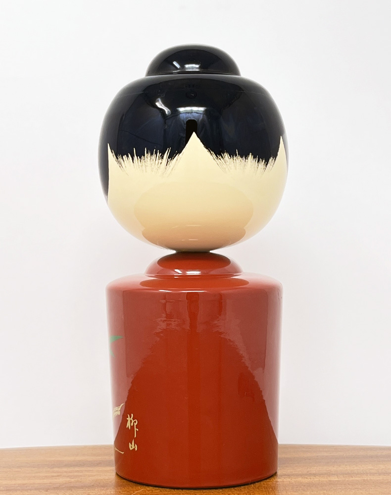 Pregiata kokeshi urushi - Ragazza dei fiori di Pruno - di Yanagiyama - immagine 3