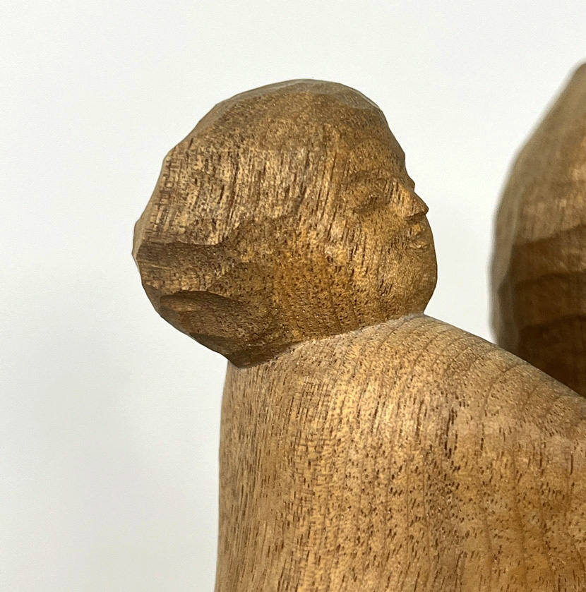 Pregiata scultura in legno “Boshigumo” – "Madre e figlio tra le nuvole" di Ono Naoko, con confezione in legno (39 cm) - immagine 6