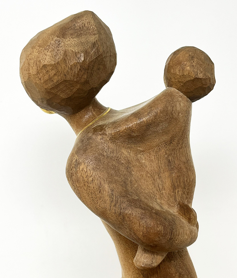 Pregiata scultura in legno “Boshigumo” – "Madre e figlio tra le nuvole" di Ono Naoko, con confezione in legno (39 cm) - immagine 16