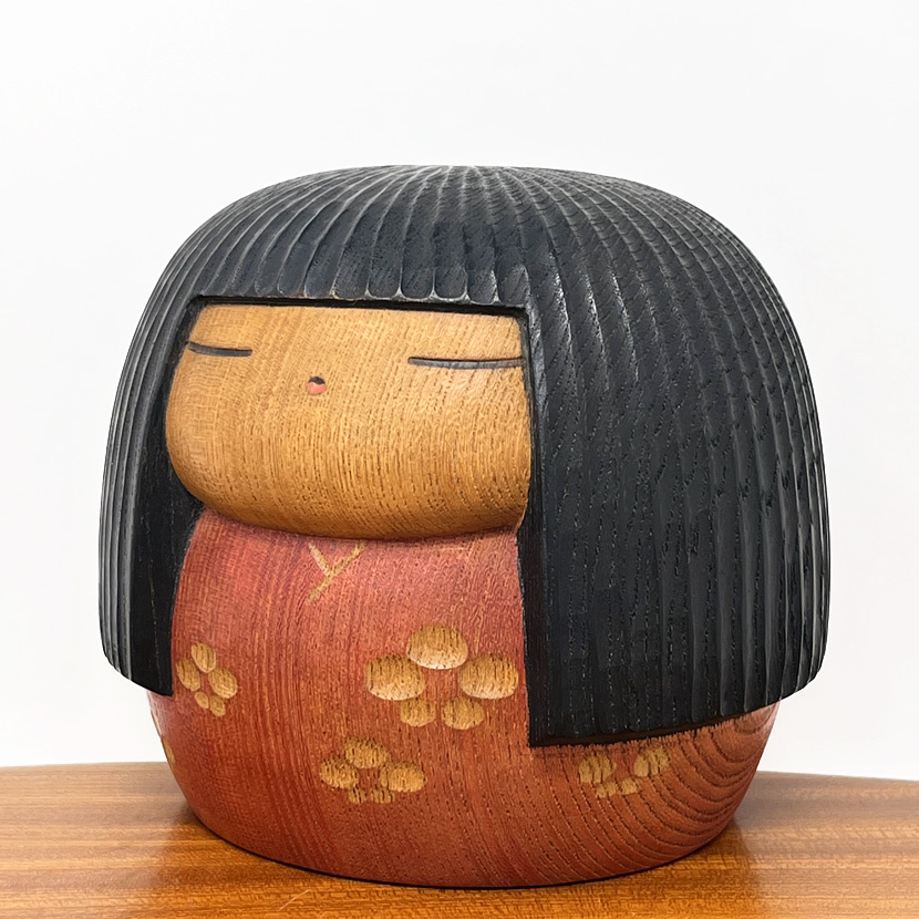 Rara kokeshi vintage da collezione "Haru Koishi" - "Nostalgia di Primavera" di Yamanaka Sanpei (13cm x 15cm) - immagine 2