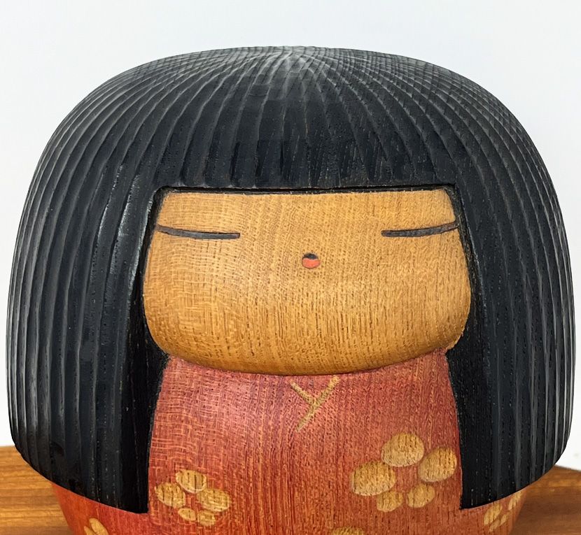 Rara kokeshi vintage da collezione "Haru Koishi" - "Nostalgia di Primavera" di Yamanaka Sanpei (13cm x 15cm) - immagine 5