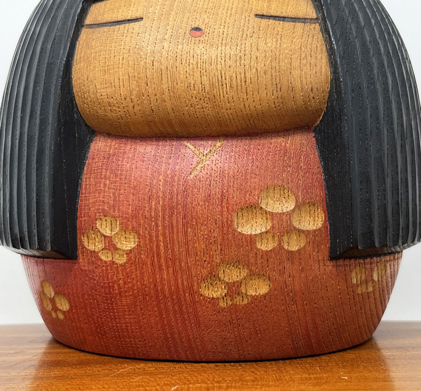 Rara kokeshi vintage da collezione "Haru Koishi" - "Nostalgia di Primavera" di Yamanaka Sanpei (13cm x 15cm) - immagine 6