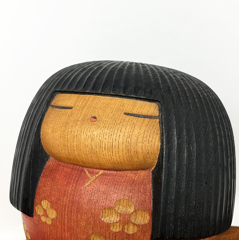 Rara kokeshi vintage da collezione "Haru Koishi" - "Nostalgia di Primavera" di Yamanaka Sanpei (13cm x 15cm) - immagine 7