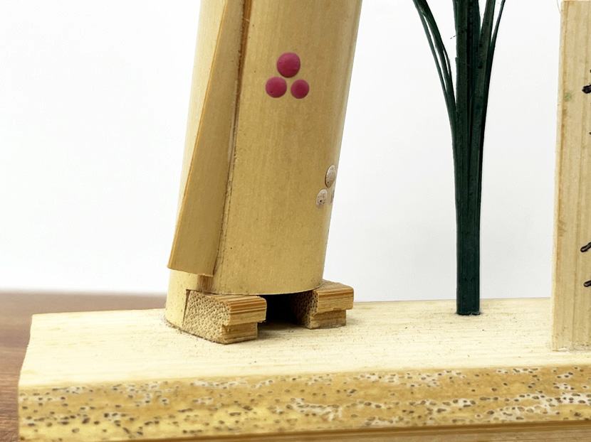 Elegante bambola vintage Echizen in bambù - Suonatrice di shamisen - immagine 11
